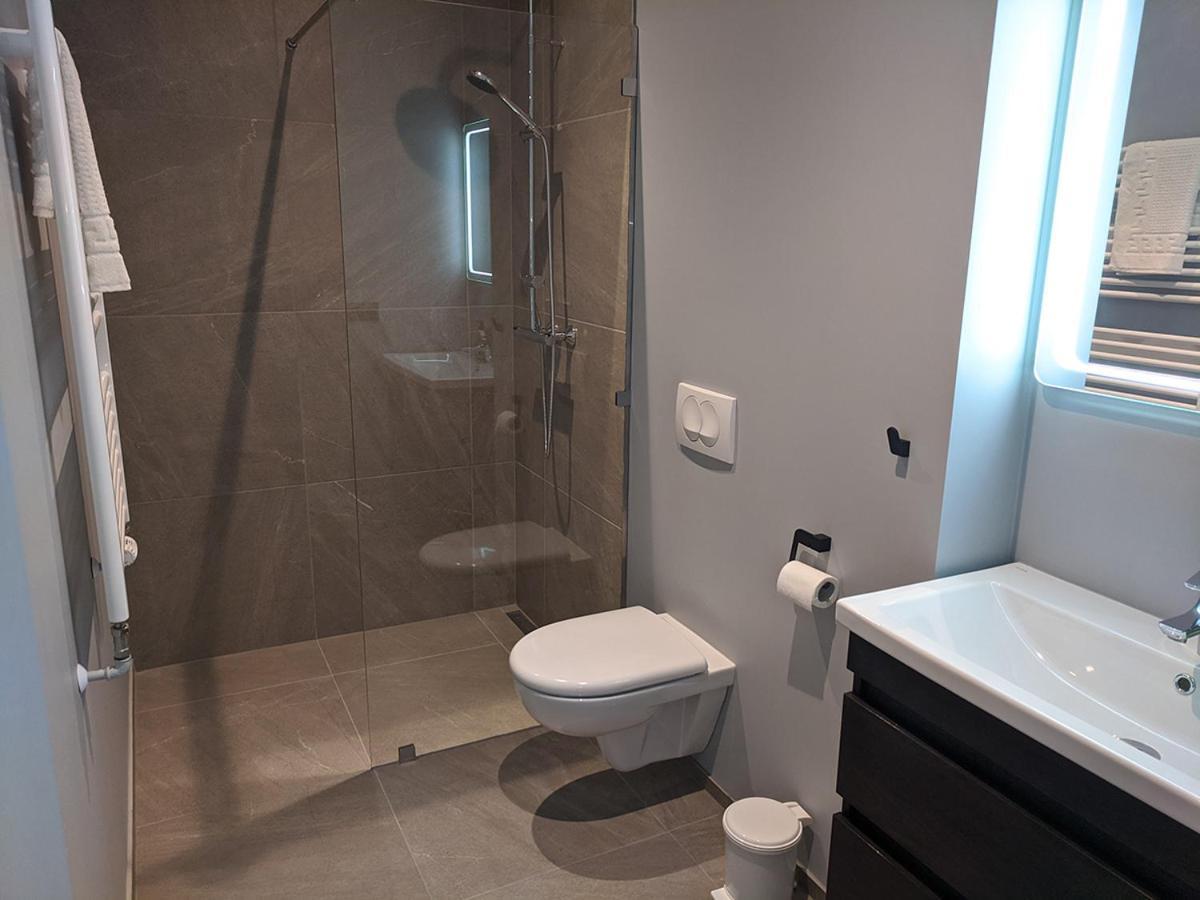 Boutique By The Harbour - Apartments 207 아퀴레이리 외부 사진
